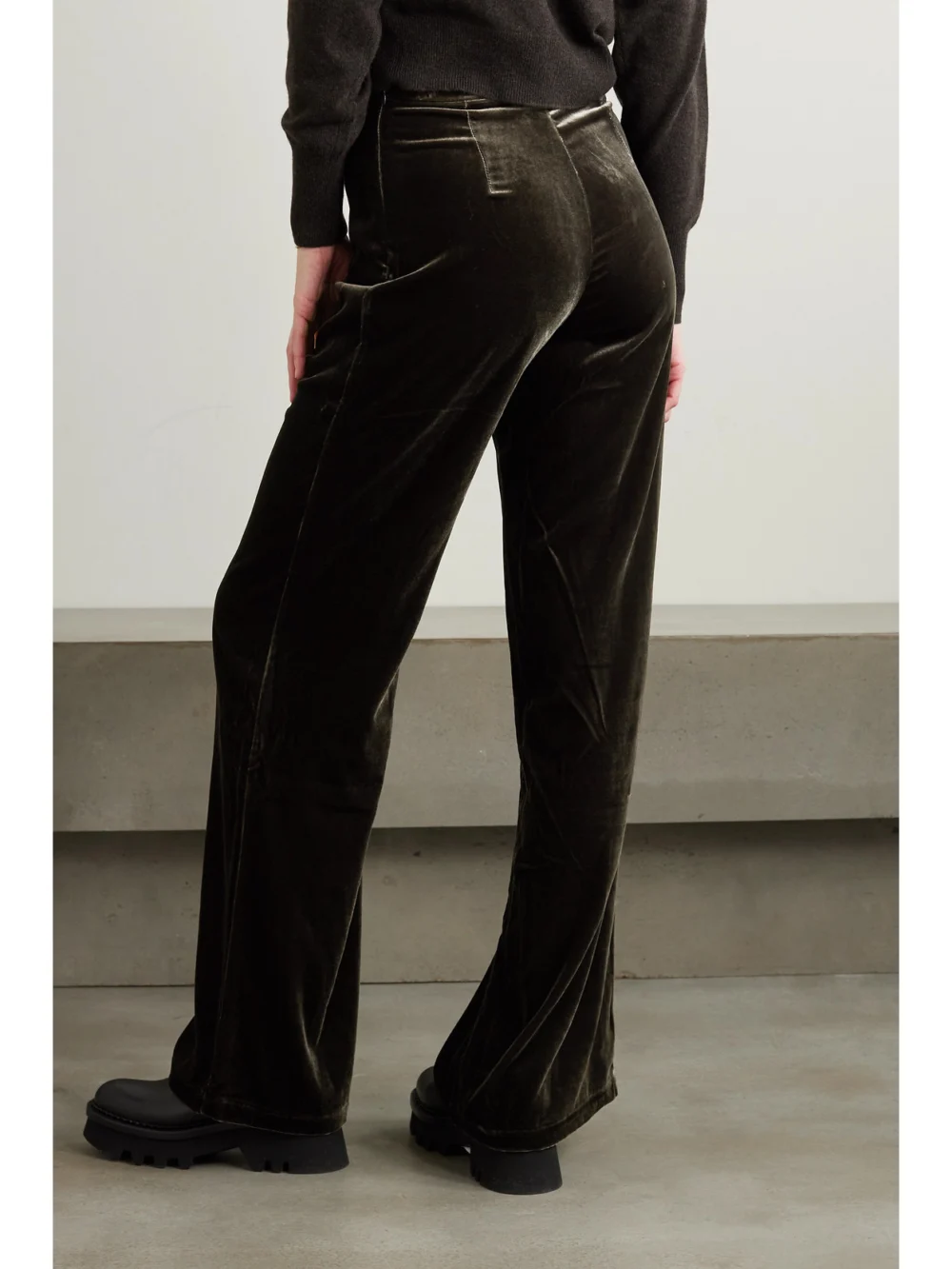 Back view of the Le Kasha San Polo Velvet Wide-leg Pants