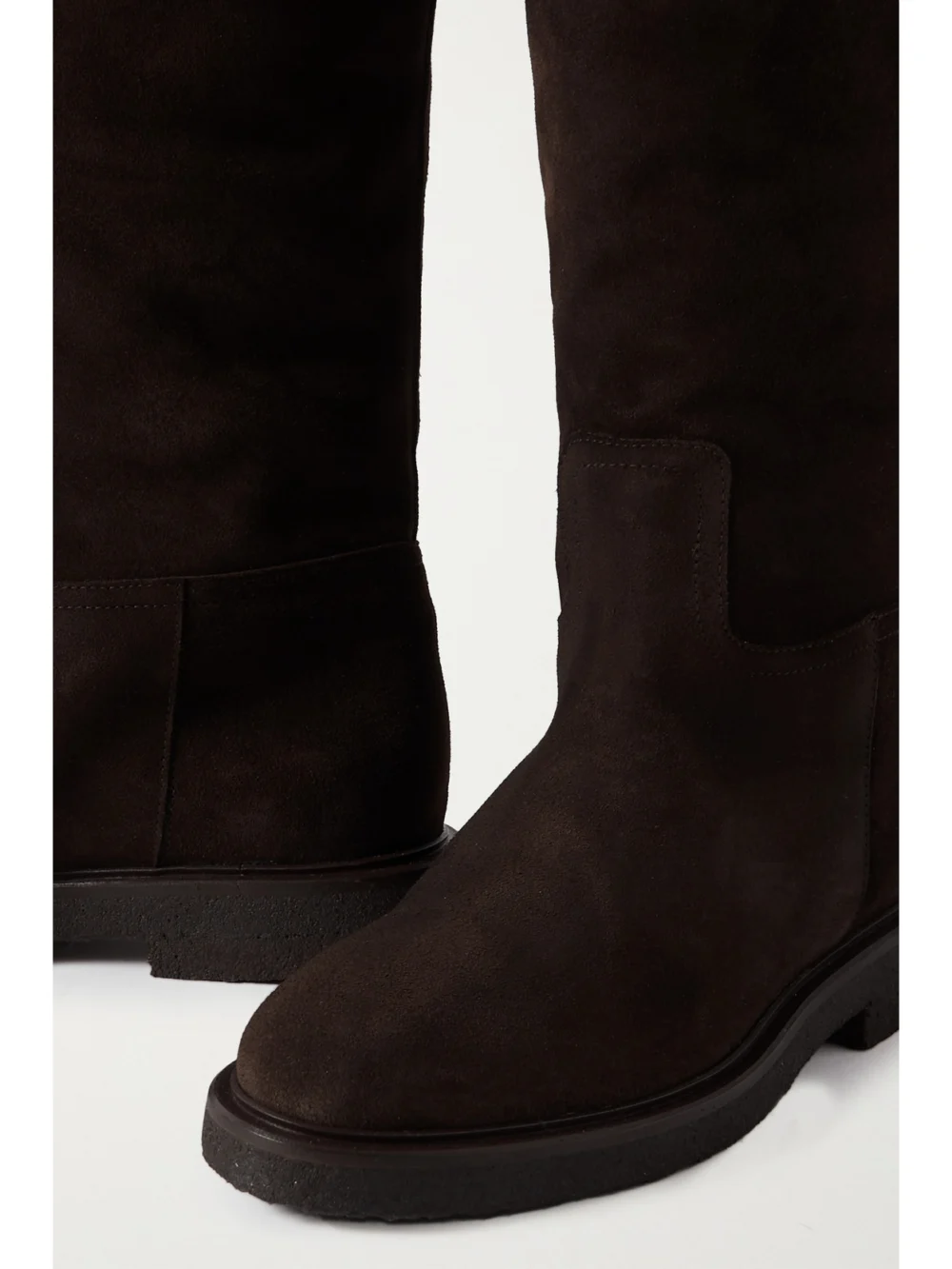 Close-up detail of the Legres Shearling-lined Suede Knee Boots