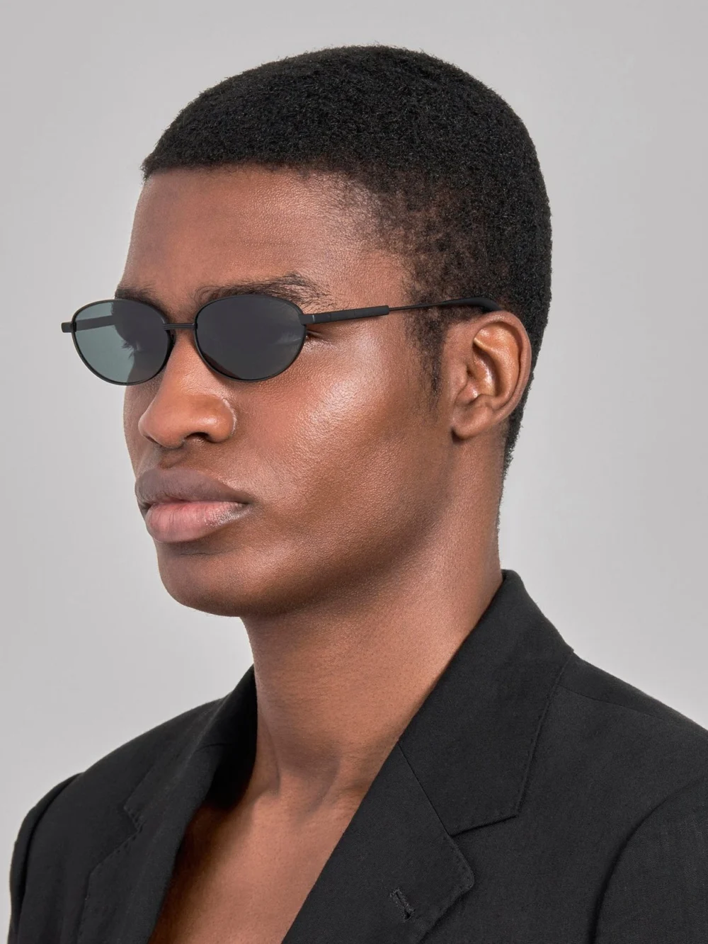 Linda Farrow Alba Sunglasses, matt black, view 4