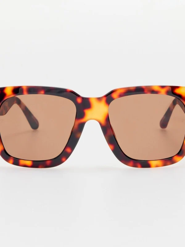 Linda Farrow Amber Sunglasses in Tortoiseshell