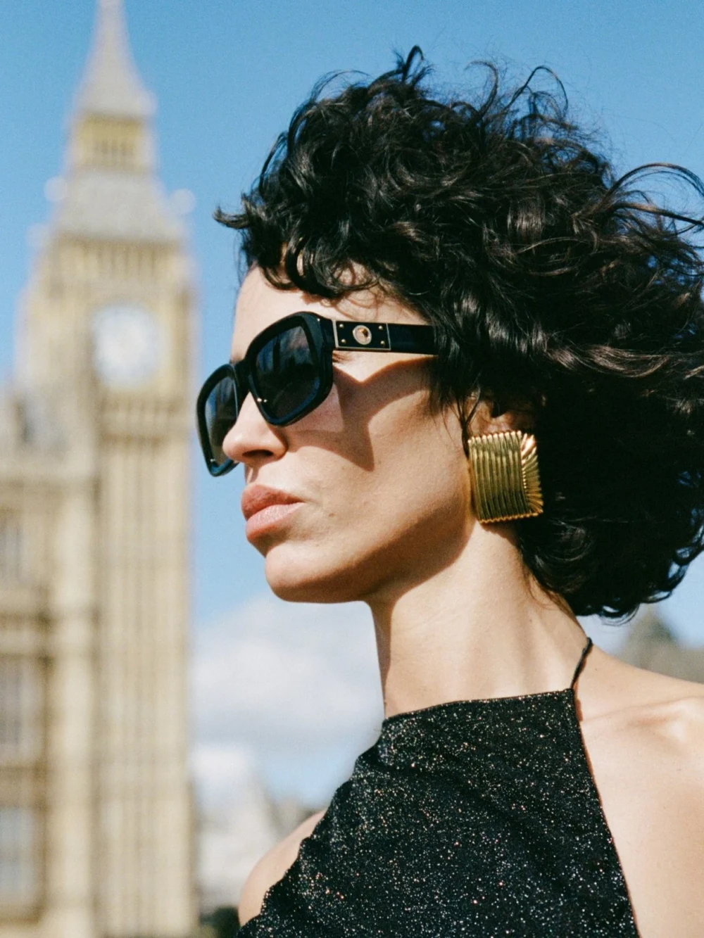Linda Farrow Belle Sunglasses in Black