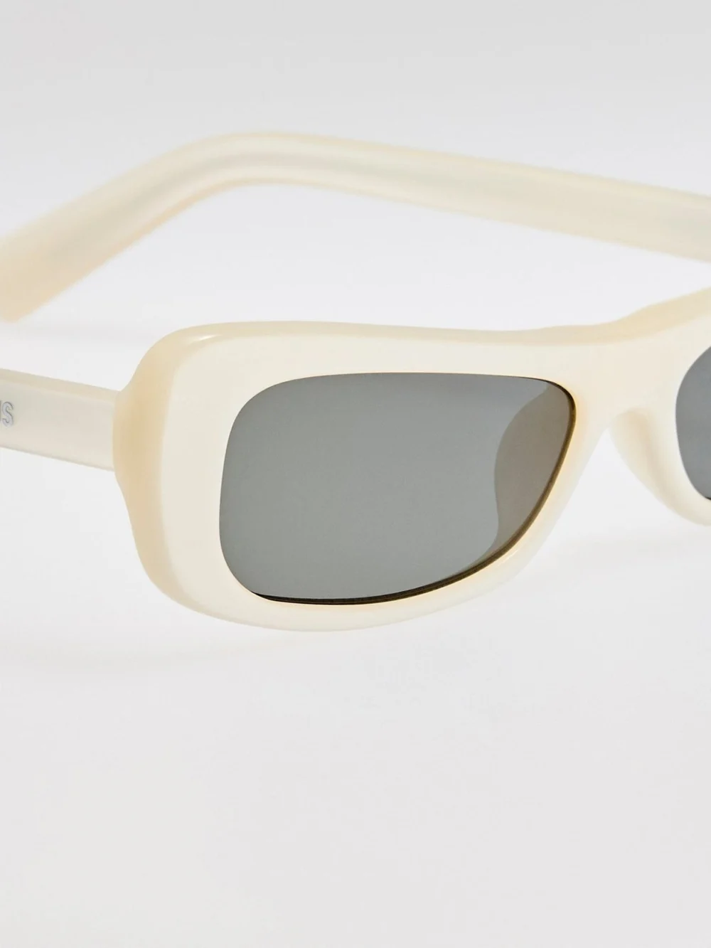 Linda Farrow Capri Sunglasses, metallic pearl, view 3