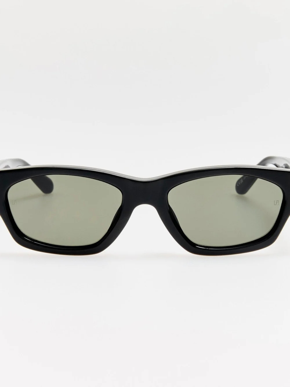 Linda Farrow Clara Sunglasses in black