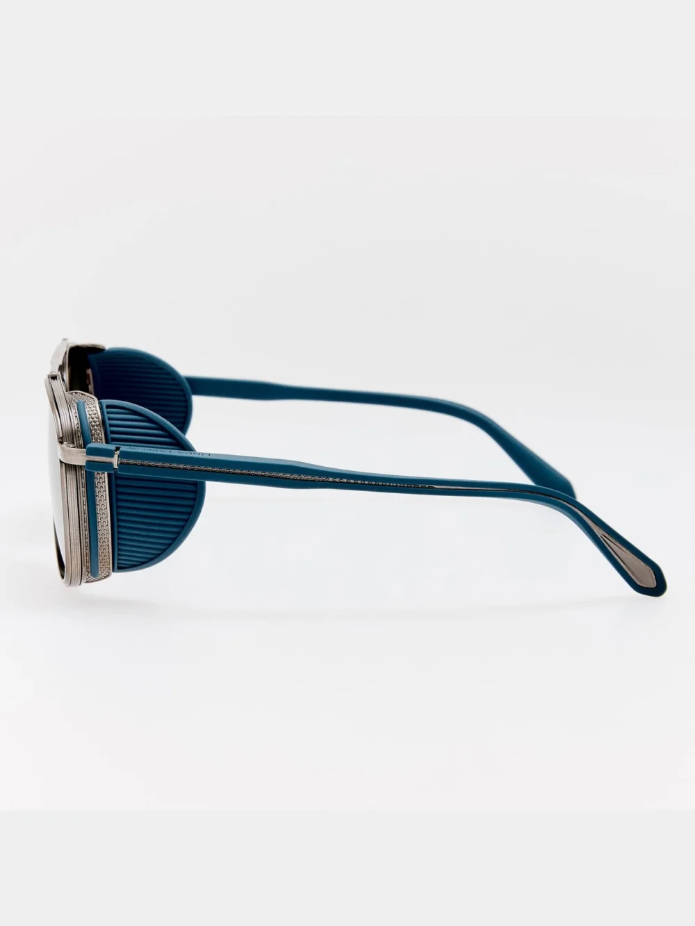 Linda Farrow Cortes Explorer Sunglasses, antique white gold and grey, view 5