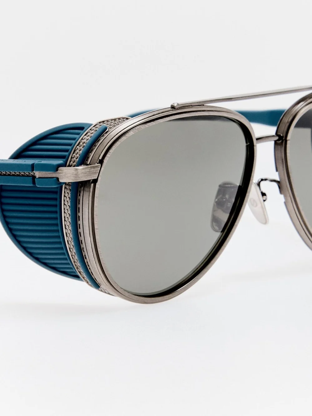 Linda Farrow Cortes Explorer Sunglasses, antique white gold and grey, view 6