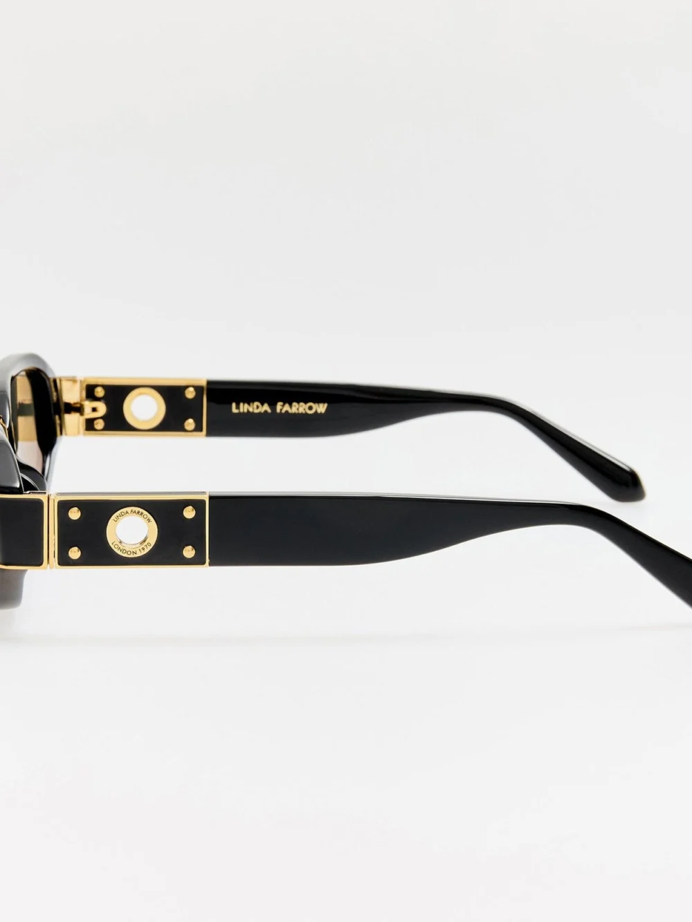Linda Farrow Laura Sunglasses, black, view 5
