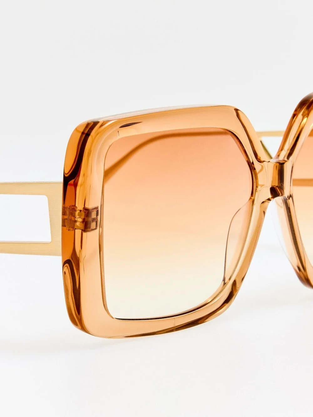 Linda Farrow Macy Vista Temple Sunglasses, honey, view 4