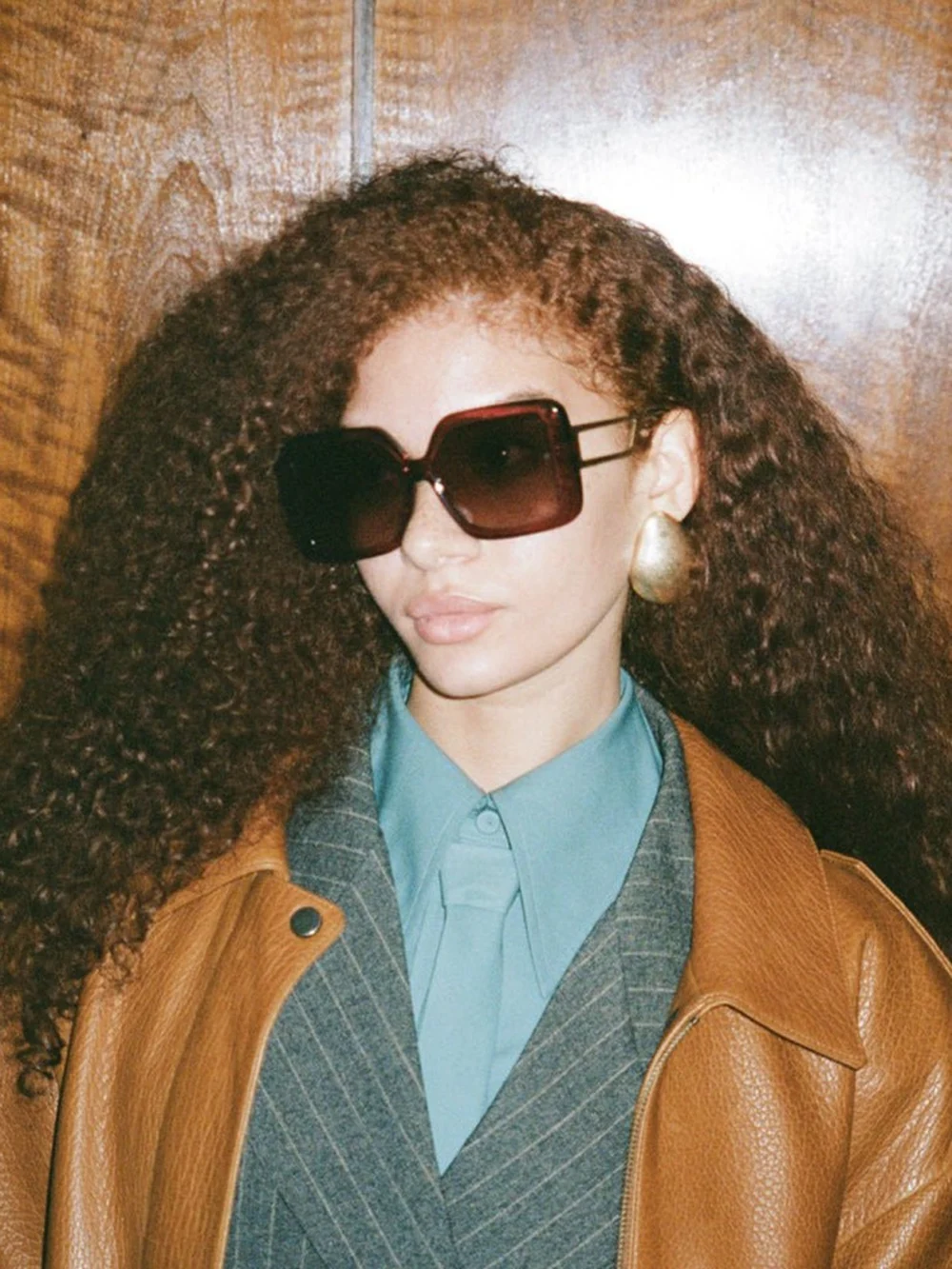 Linda Farrow Macy Vista Temple Sunglasses, honey, view 6