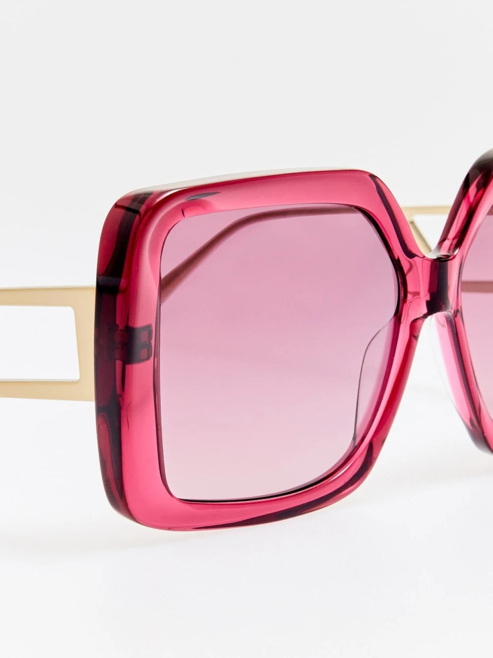 Linda Farrow Macy Vista Temple Sunglasses, wine, view 4