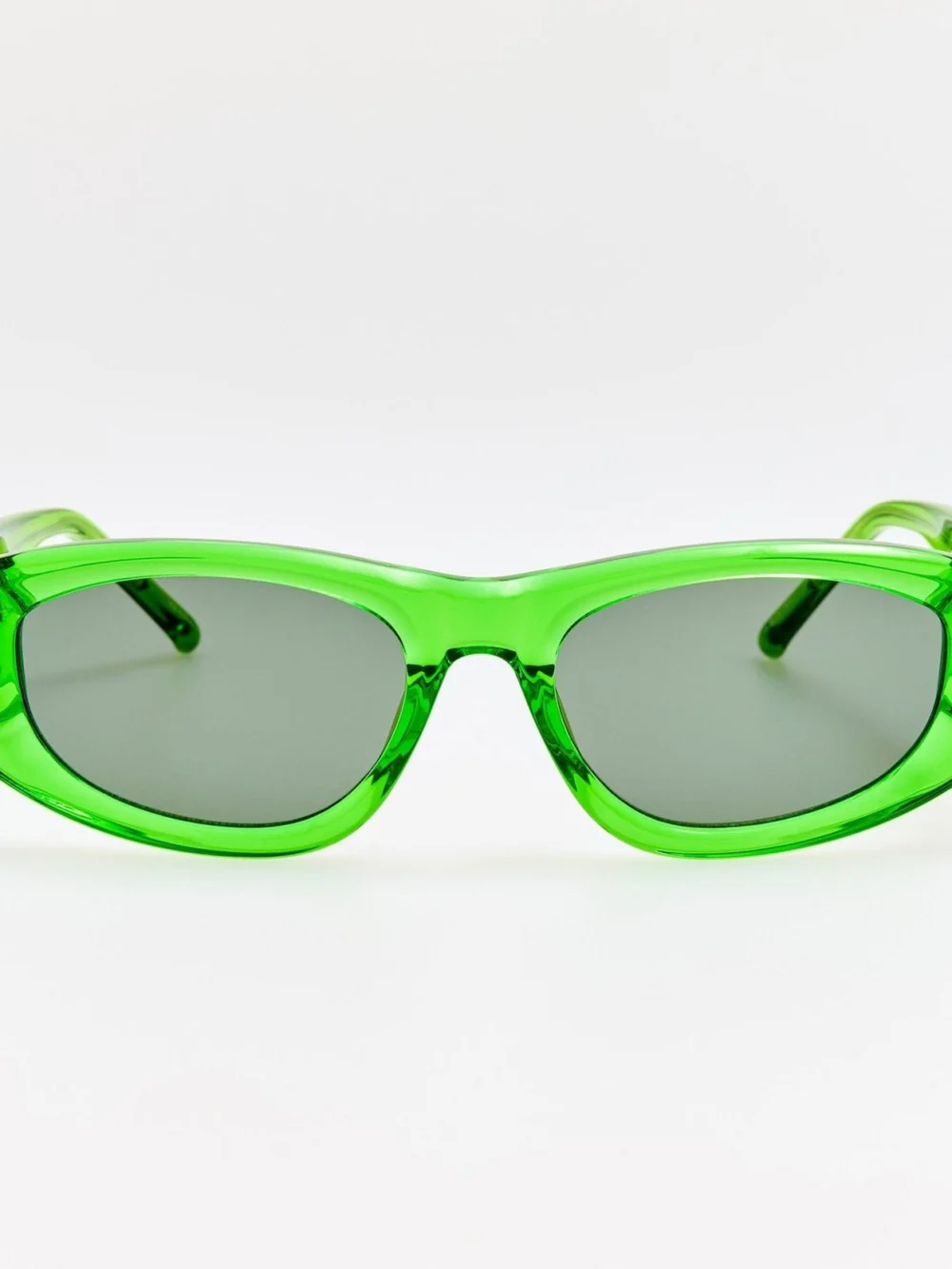 Linda Farrow Maya D-Frame Sunglasses in green