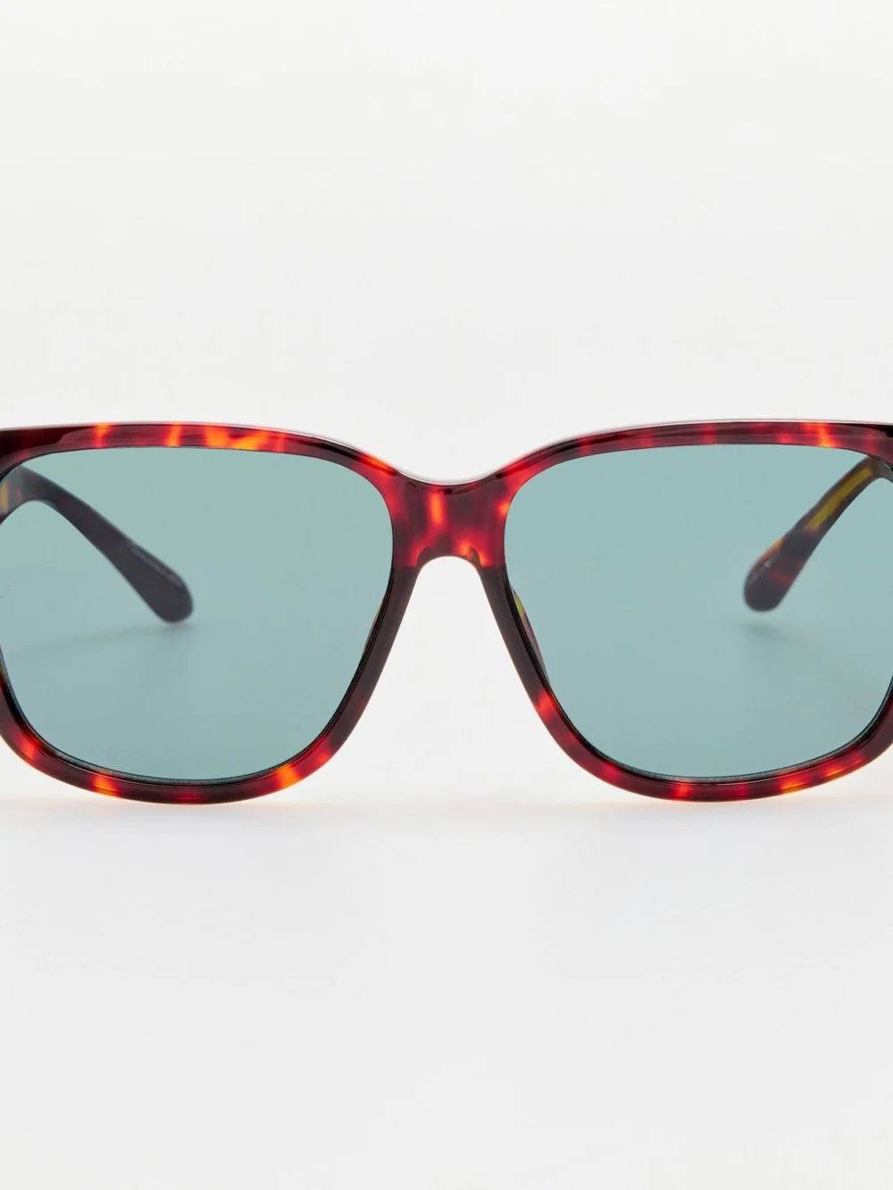 Linda Farrow Perry Sunglasses in tortoiseshell