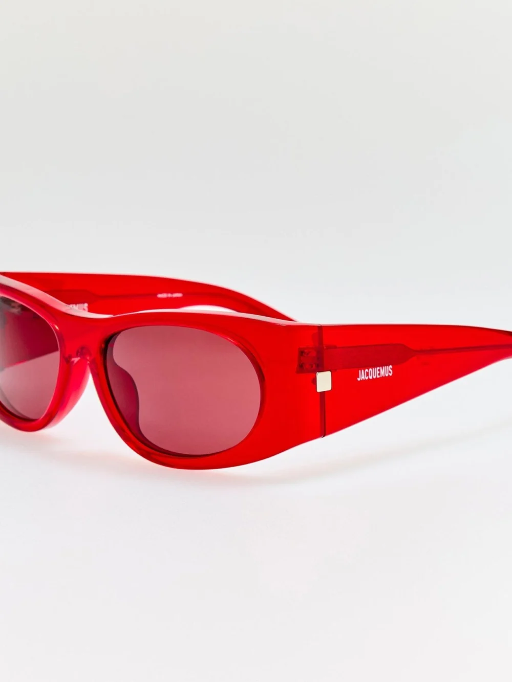 Linda Farrow Plage Sunglasses, cherry, view 2