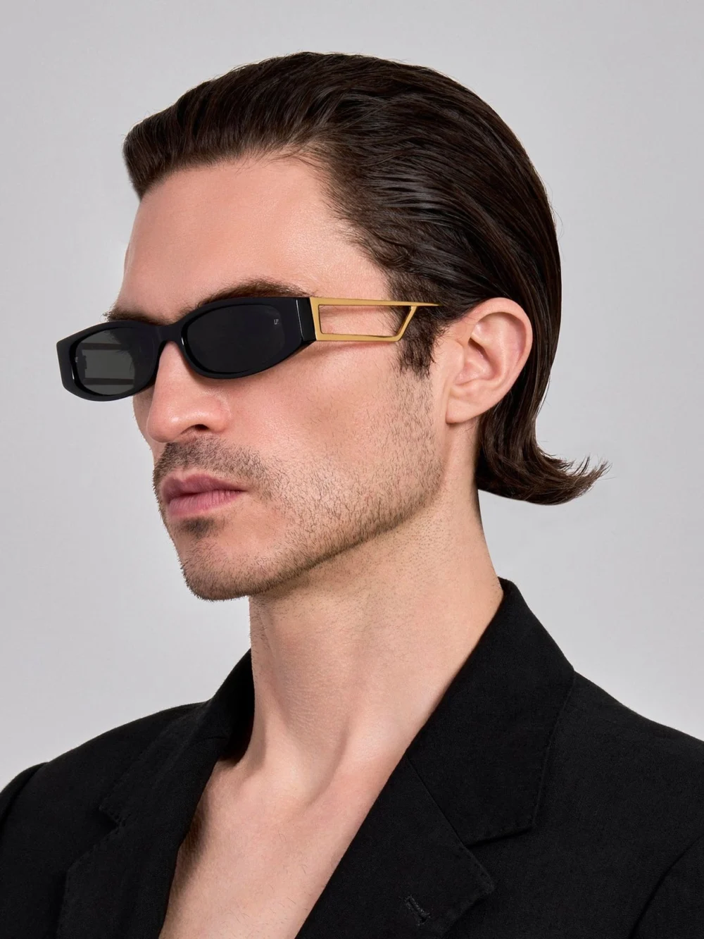 Linda Farrow Susie Vista Temple Sunglasses, black, view 4