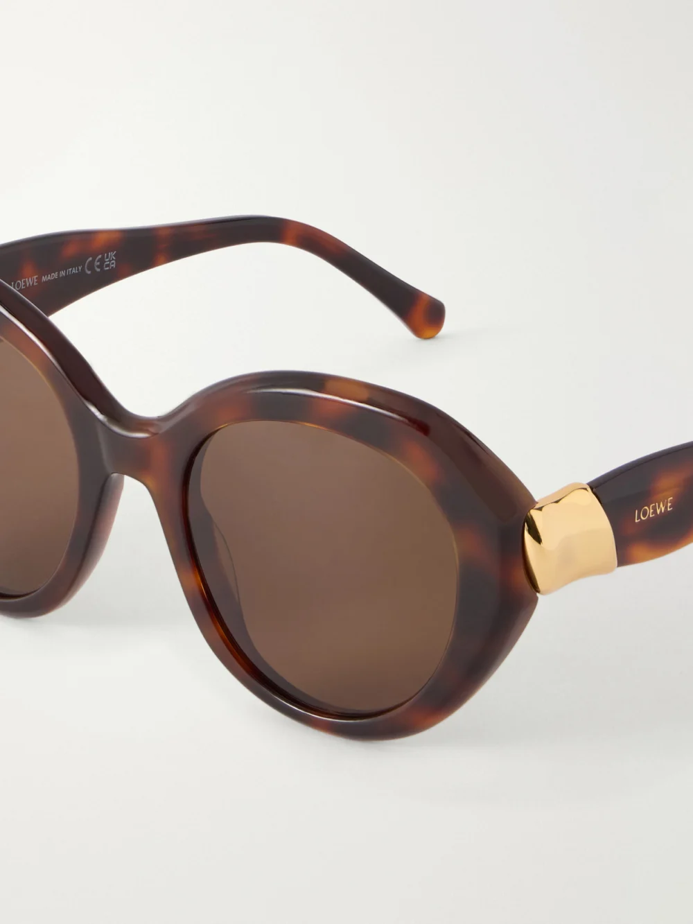 Close-up detail of the Loewe Coil Cat-eye Tortoiseshell Acetate Sunglasses