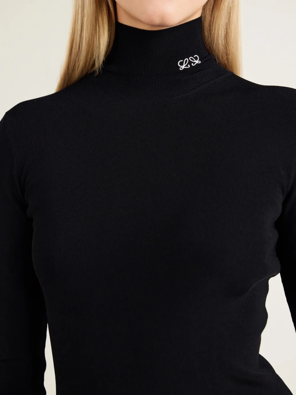 Close-up detail of the Loewe Logo-embroidered Ribbed T-shirt
