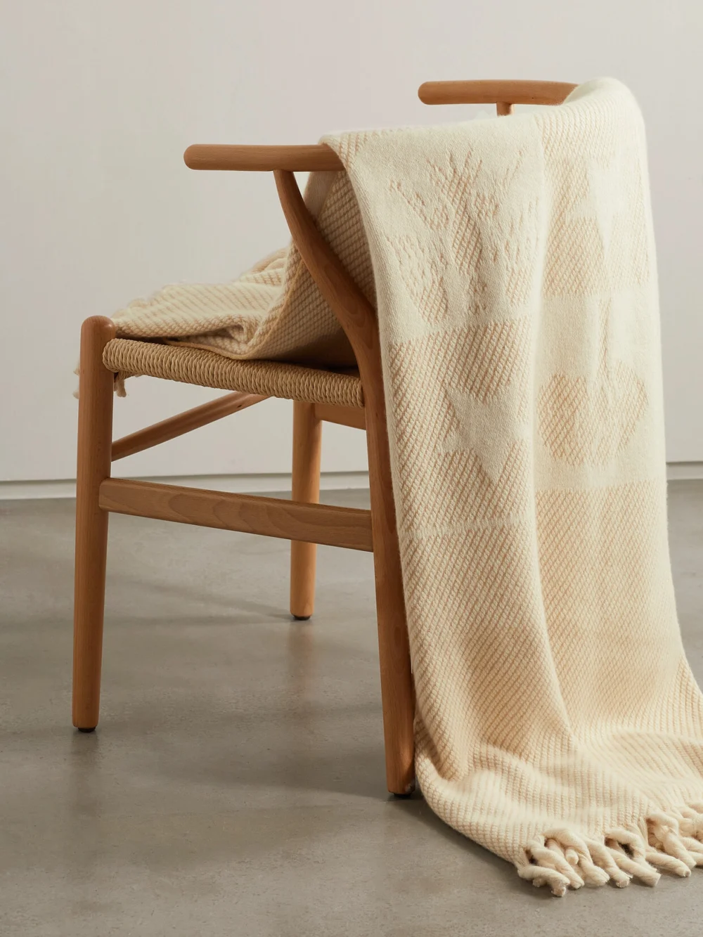 Loro Piana Fringed Logo-jacquard Cashmere Blanket in sand