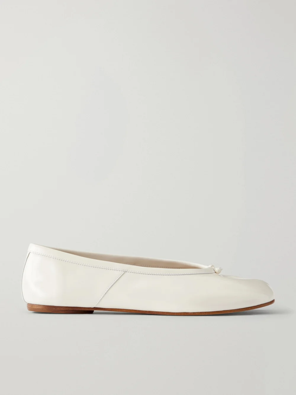 Maison Margiela Tabi New Ballerina Split-toe Patent-leather Ballet Flats in white