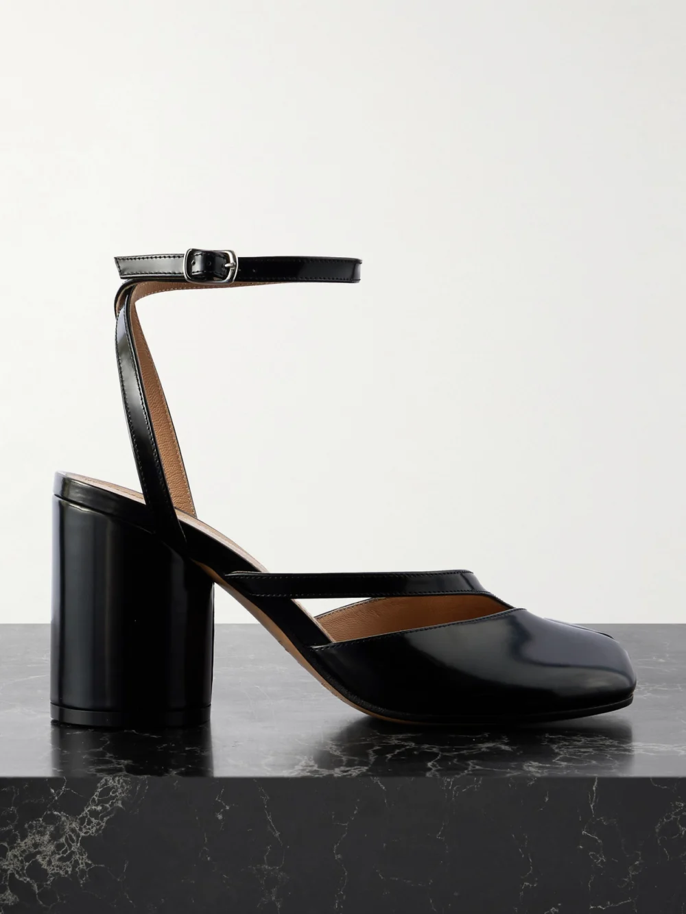 Maison Margiela Tabi Split-toe Glossed Leather Pumps in black