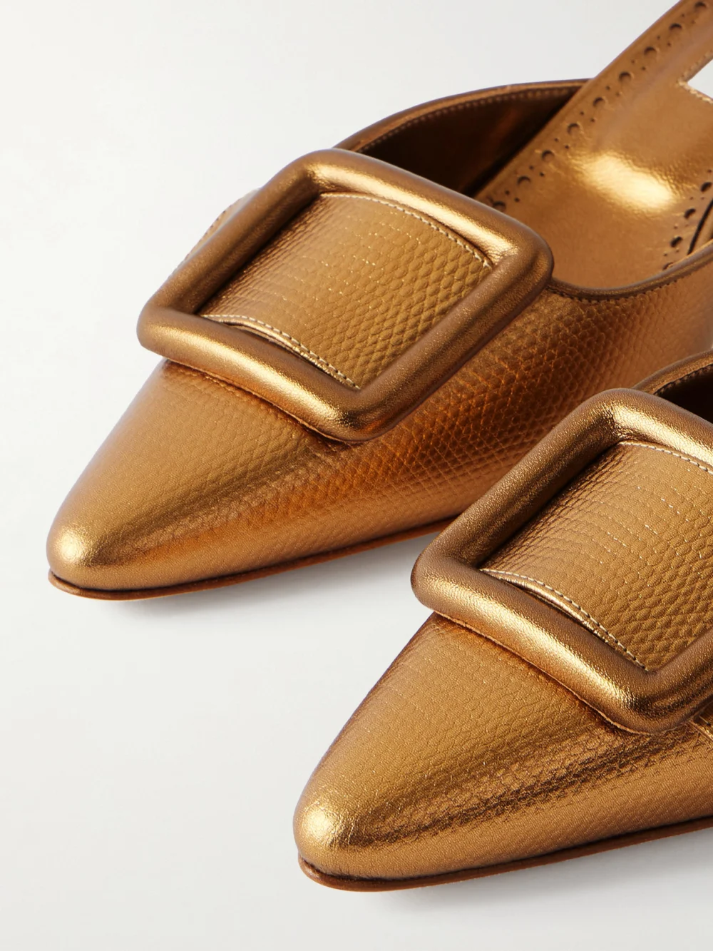 Close-up detail of the Manolo Blahnik Maysalebi 50 Lizard-effect Metallic-leather Mules