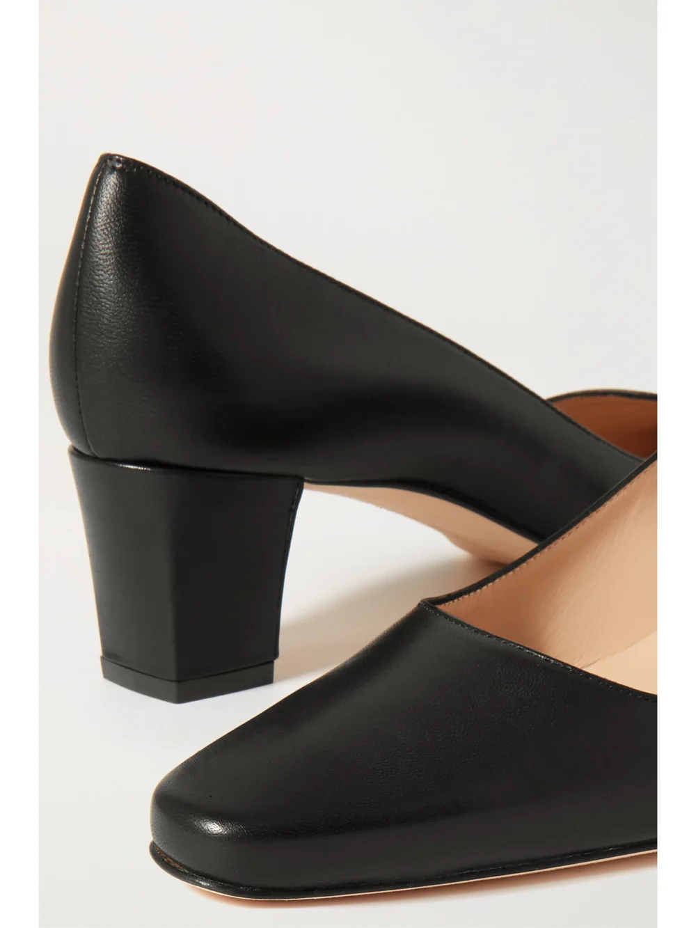 Close-up detail of the Manolo Blahnik Okkatopla 50 Leather Pumps