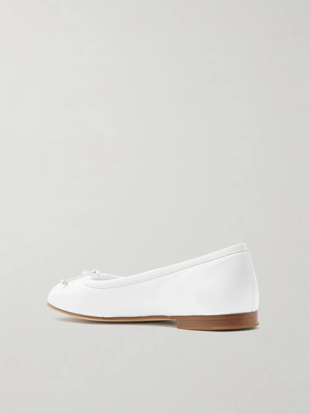 Back view of the Manolo Blahnik Veralli Bow-detailed Leather Ballet Flats