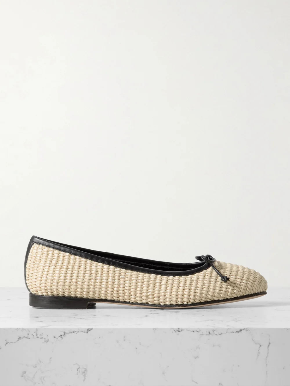 Manolo Blahnik Veralli Leather-trimmed Raffia Ballet Flats in cream