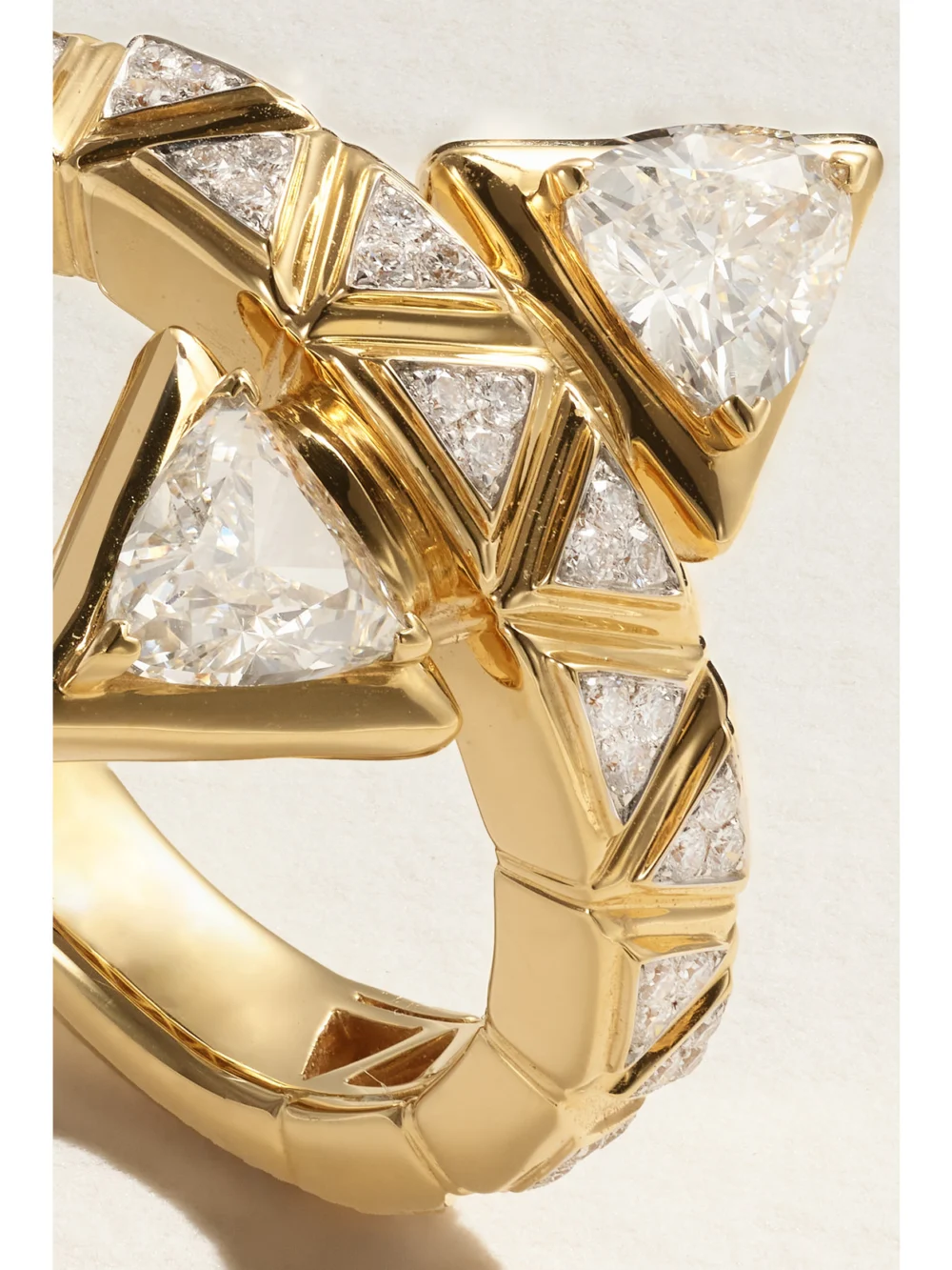 Close-up detail of the Marina B Triangoli Freccia 18-karat Gold Diamond Ring