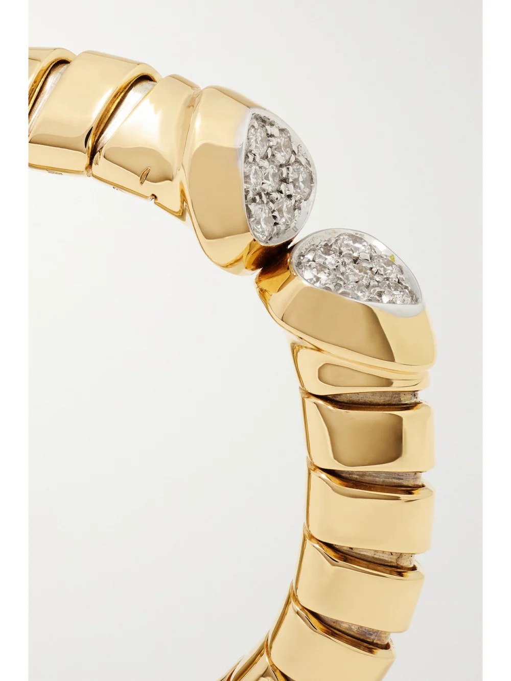 Close-up detail of the Marina B Trisolina 18-karat Gold, Silver and Diamond Ring