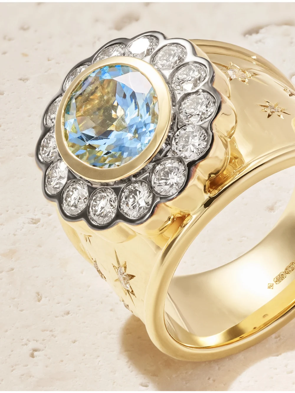 Close-up detail of the Marlo Laz Alix Cigar 14-karat Gold, Aquamarine and Diamond Ring