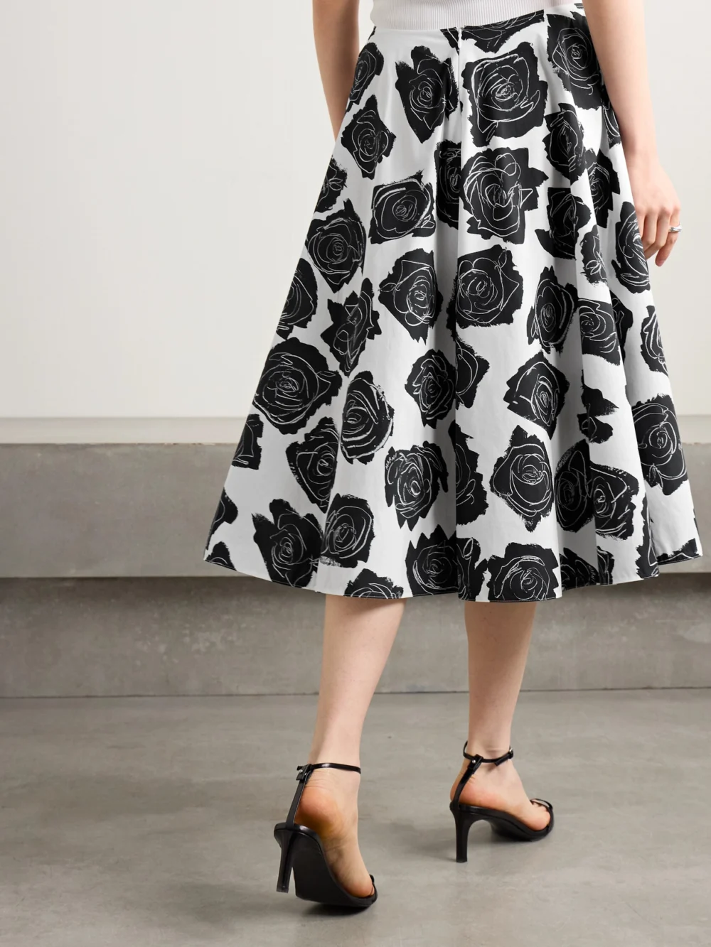 Back view of the Marni Pleated Floral-print Cotton-poplin Midi Skirt
