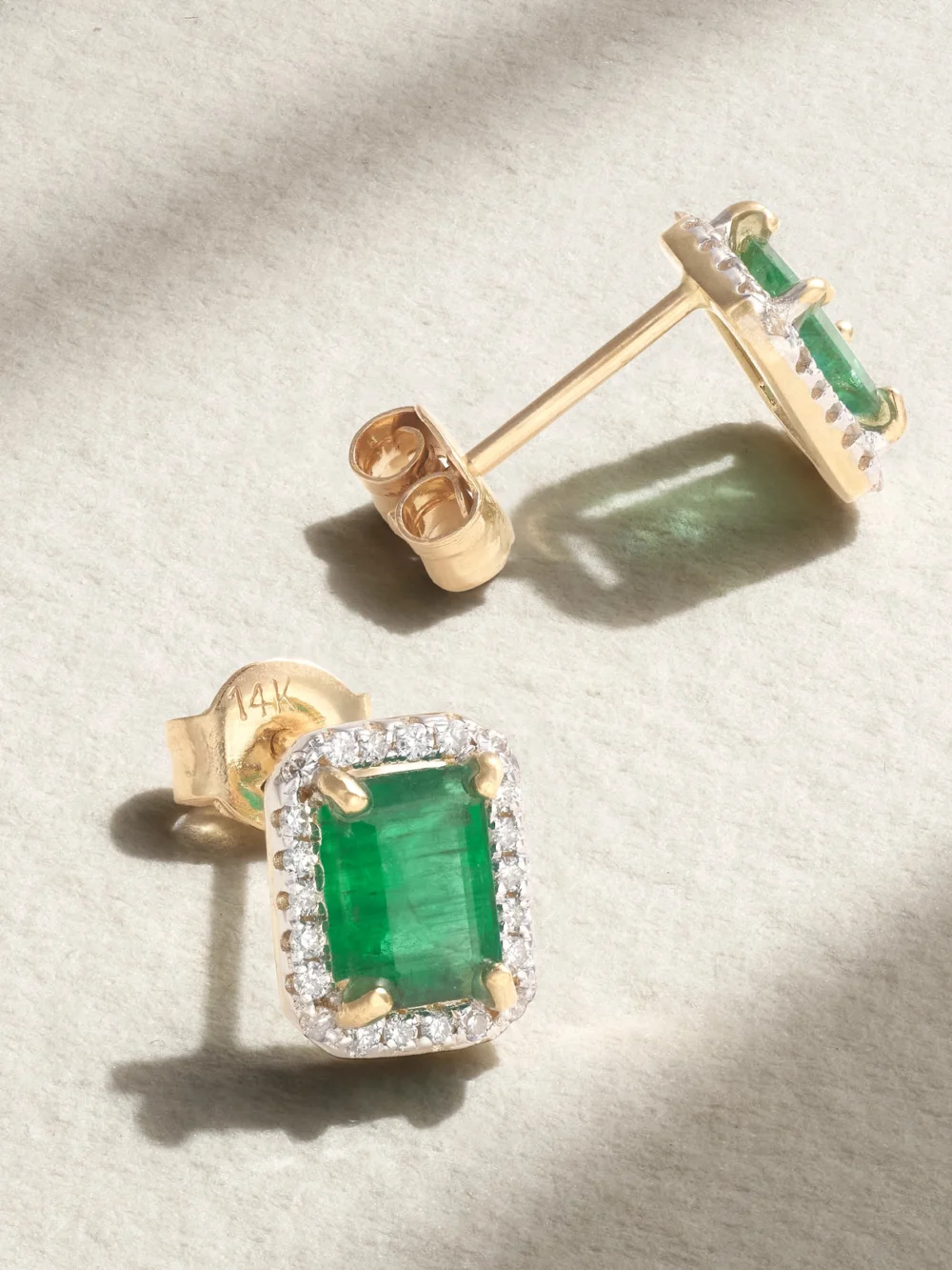 Close-up detail of the Mateo 14-karat Gold, Emerald and Diamond Earrings