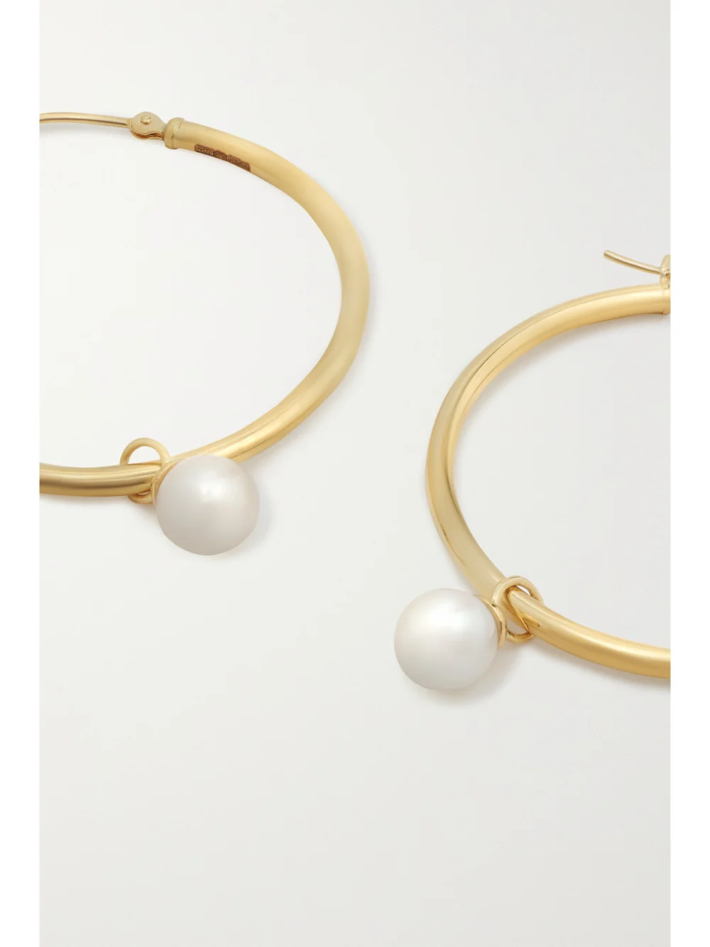 Close-up detail of the Mateo Large 14-karat Gold Pearl Hoop Earrings