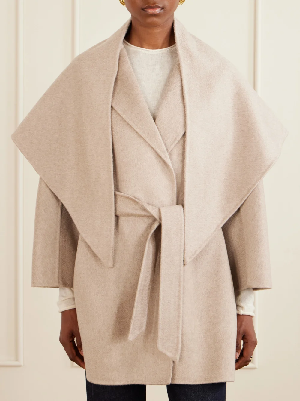 Side view of the Max Mara Detto Belted Scarf-detailed Cashmere Coat