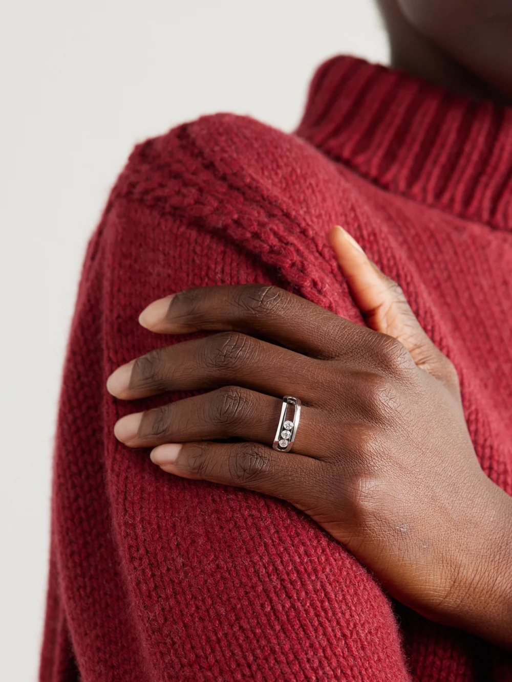 Messika Move Classique 18-karat White Gold Diamond Ring, styled view