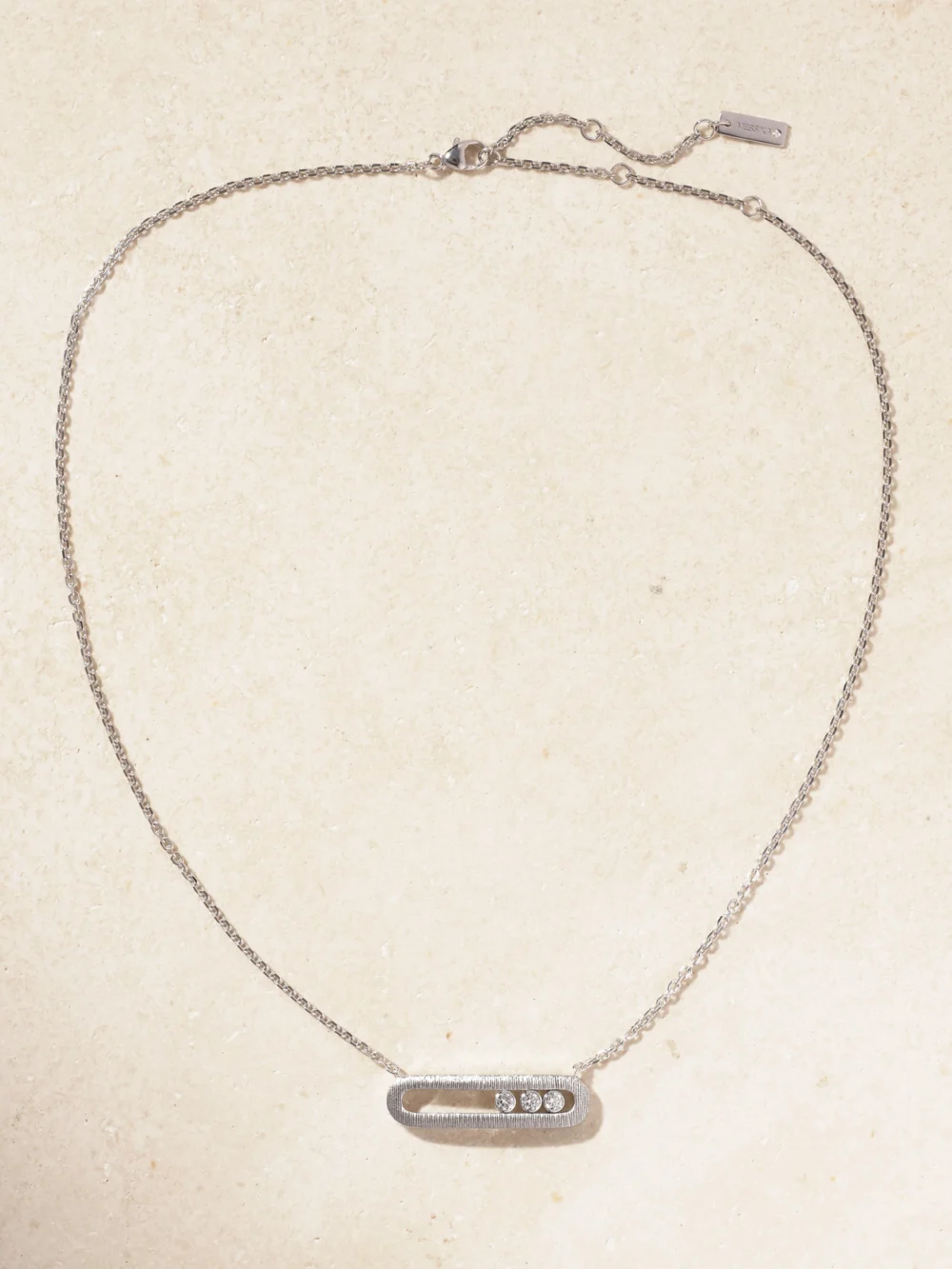 Close-up detail of the Messika Move Classique Ciselé 18-karat White Gold Diamond Necklace