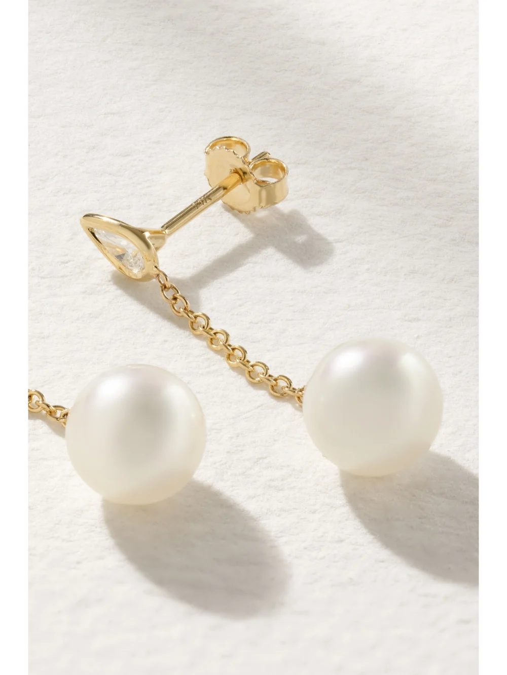Close-up detail of the Mizuki 14-karat Gold, Pearl and Diamond Earrings