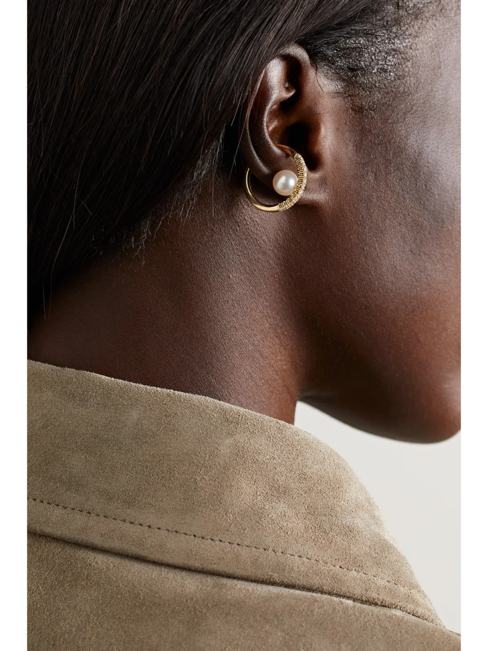 Mizuki 18-karat Gold, Diamond and Pearl Ear Cuff, styled view