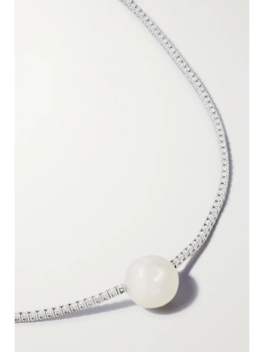 Close-up detail of the Mizuki Eve 18-karat White Gold, Pearl and Diamond Necklace
