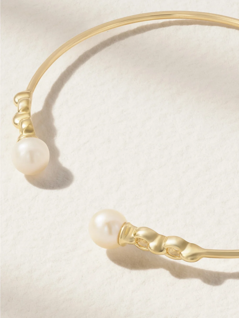 Close-up detail of the Mizuki Sea of Beauty 14-karat Gold Pearl Cuff