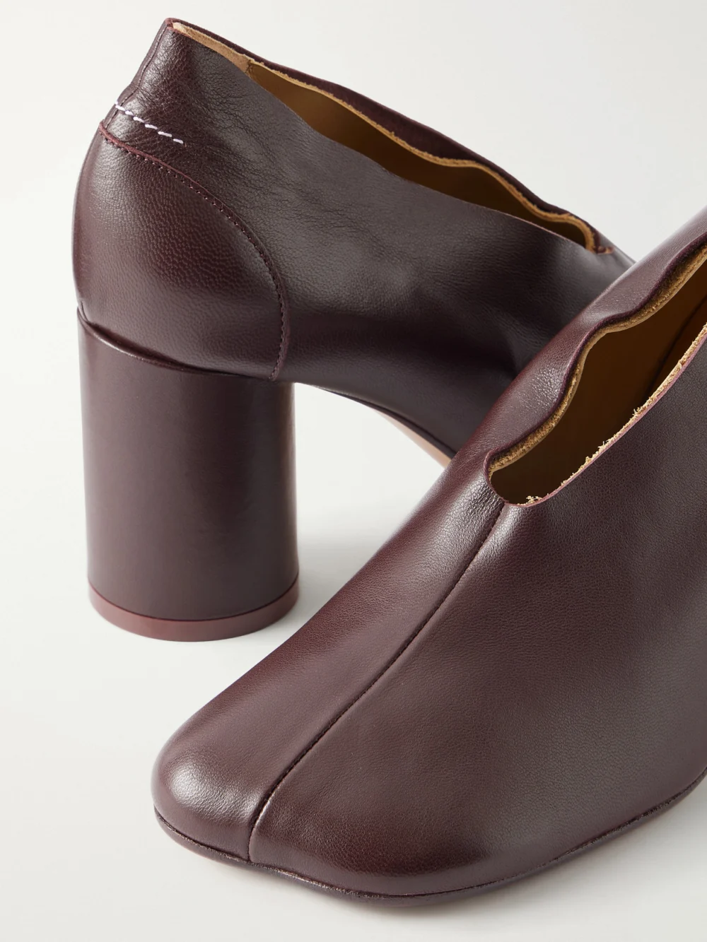 Close-up detail of the MM6 Maison Margiela Court 85 Leather Pumps