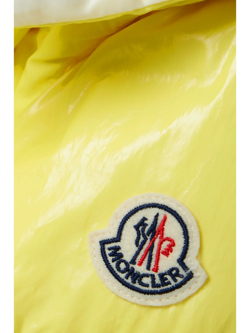 Close-up detail of the Moncler Mauleon Convertible Quilted Cotton-blend Shell Down Jacket