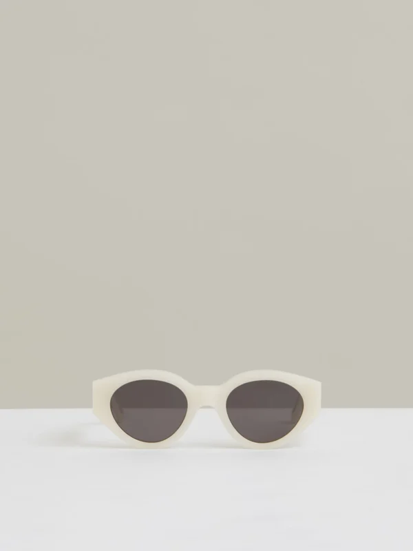Monokel Eyewear Monokel Eyewear Oval, Pearl Cream