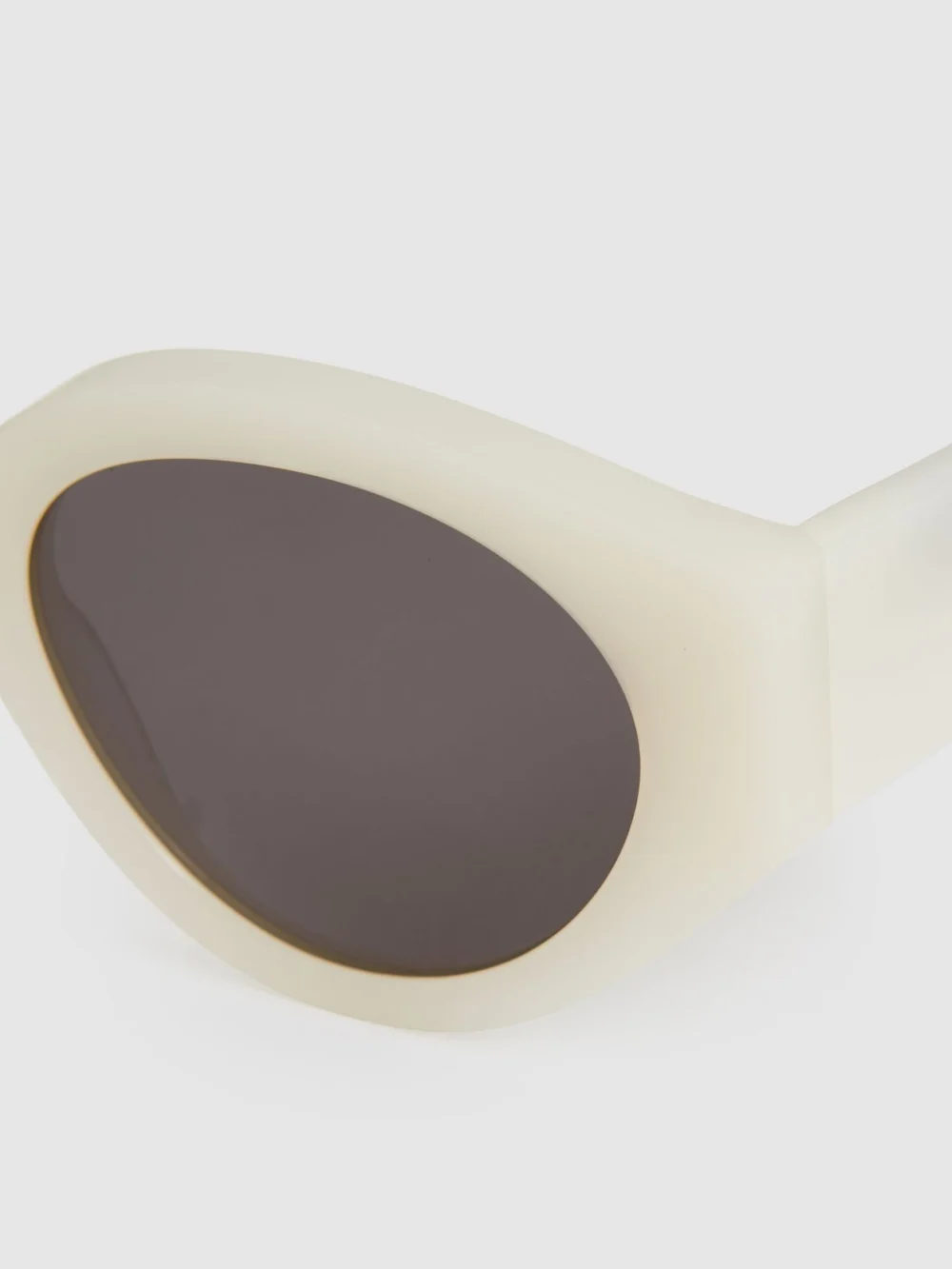 Monokel Eyewear Monokel Eyewear Oval, Pearl Cream, view 4
