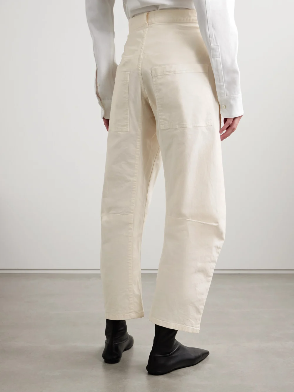 Back view of the Nili Lotan Shon Cotton-blend Twill Barrel-leg Pants