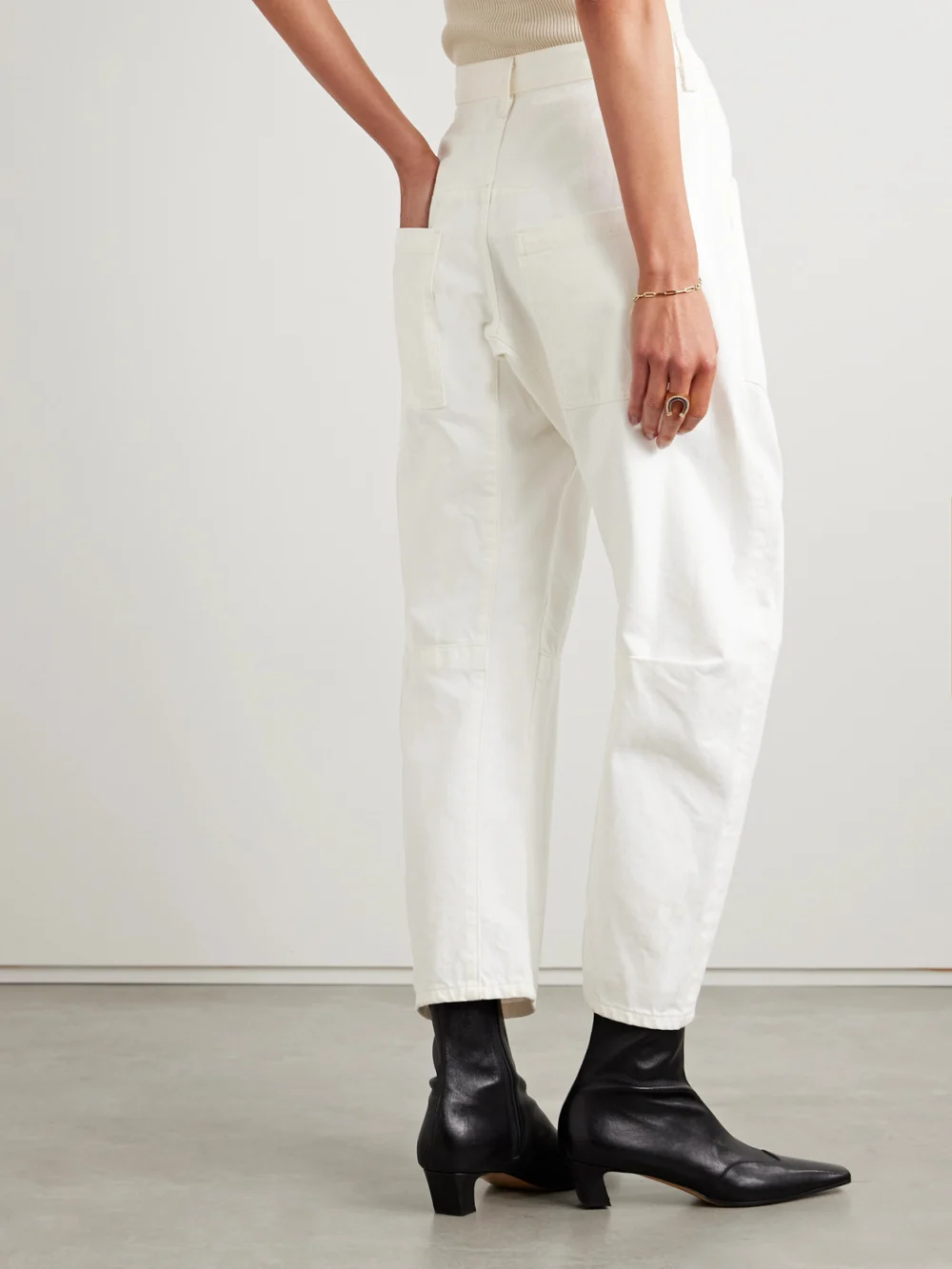 Back view of the Nili Lotan Shon Cotton-blend Twill Tapered Pants