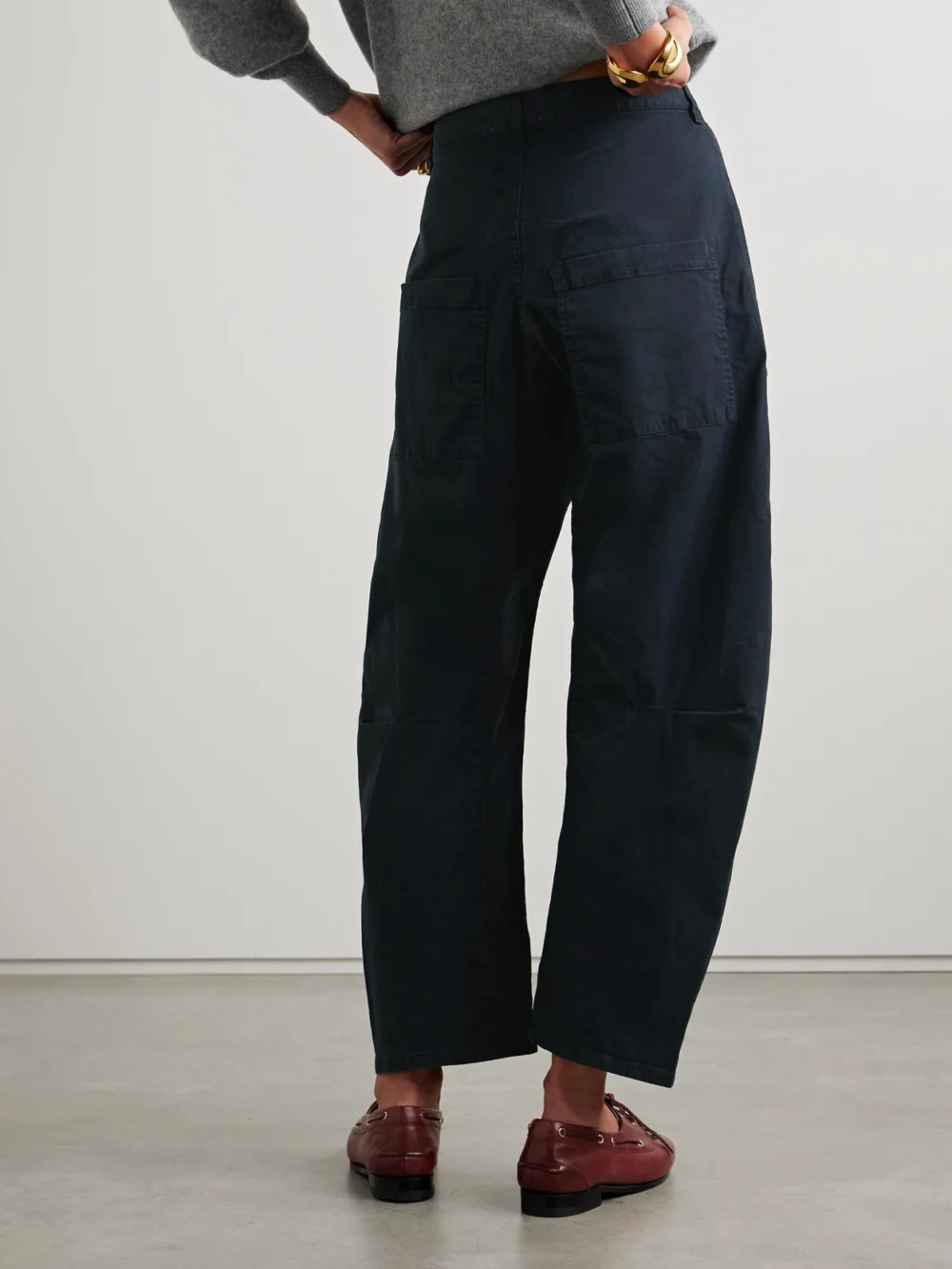 Back view of the Nili Lotan Shon Cotton-blend Twill Tapered Pants