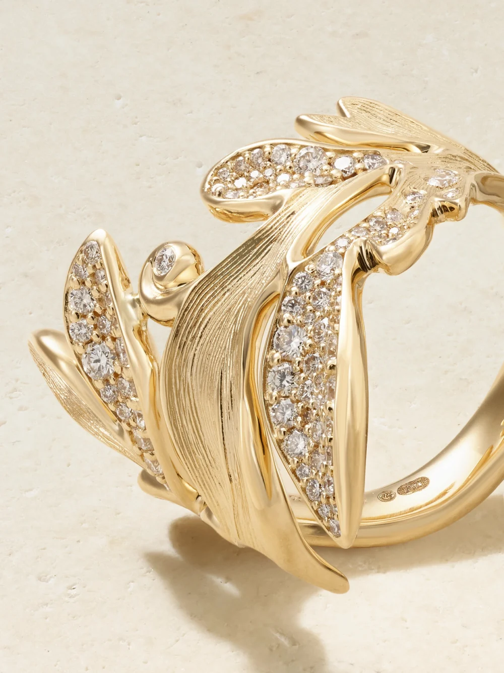 Close-up detail of the Ole Lynggaard Copenhagen Forest 18-karat Gold Diamond Ring