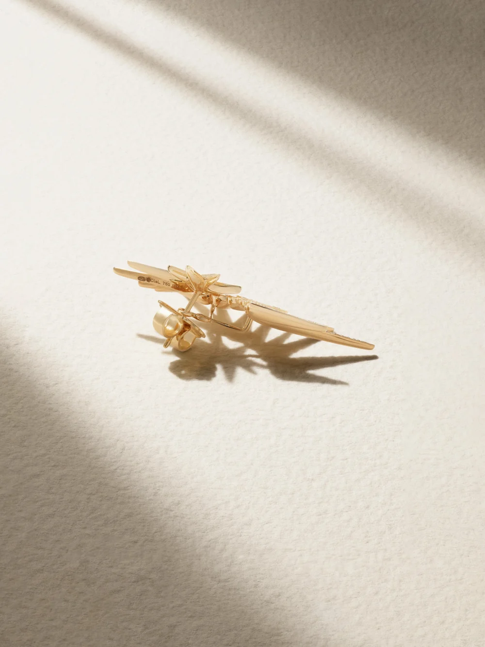 Back view of the Ole Lynggaard Copenhagen Funky Shooting Stars 18-karat Gold Diamond Single Earring