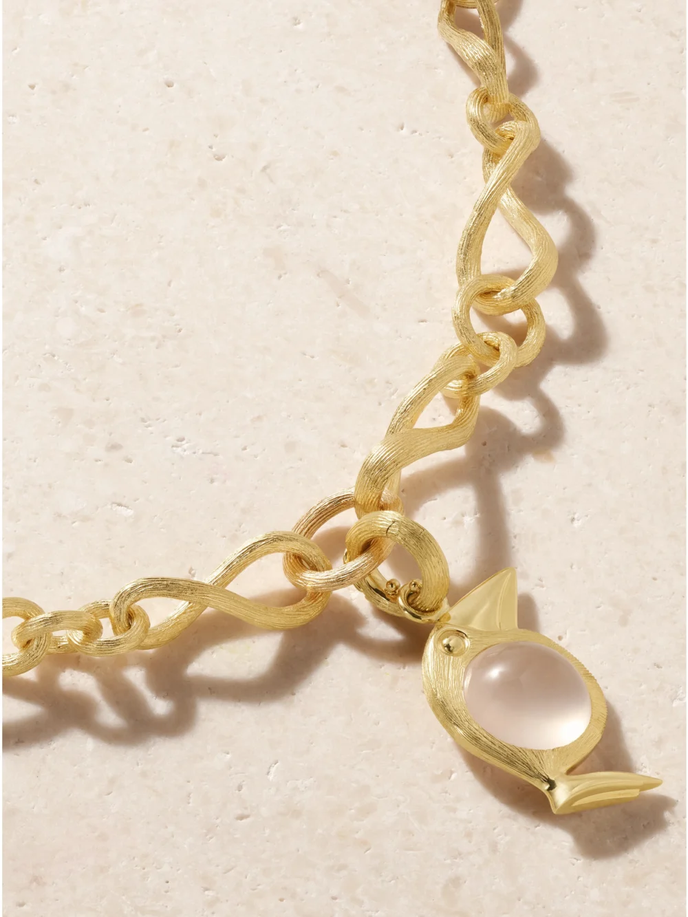 Close-up detail of the Ole Lynggaard Copenhagen Love 18-karat Yellow and Rose Gold Quartz Bracelet