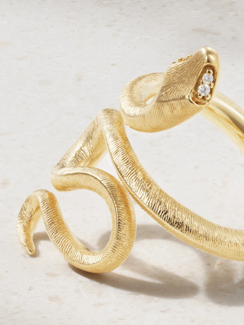 Close-up detail of the Ole Lynggaard Copenhagen Snake Medium 18-karat Gold Diamond Ring